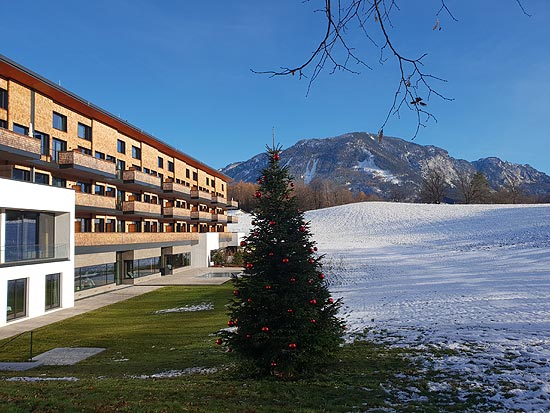 Klosterhof Au&szlig;enansicht im Winter &copy;Foto: G&uuml;nter Stand &copy;Foto. Klosterhof)